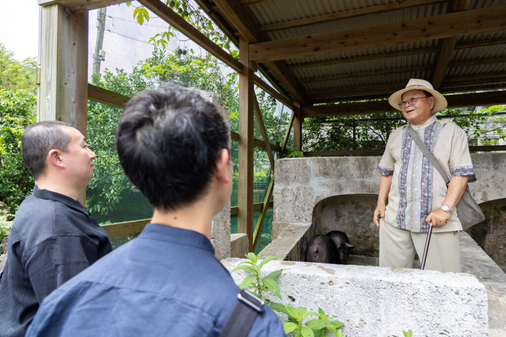 アグー豚の魅力や沖縄の豚肉文化について語る、(有)我那覇畜産会長の我那覇明さん
