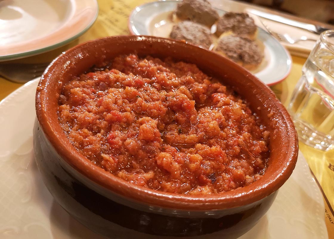 イタリア料理とトマト旅 2　ポモドーロと名づけた男 マティオーリ（トスカーナ州）