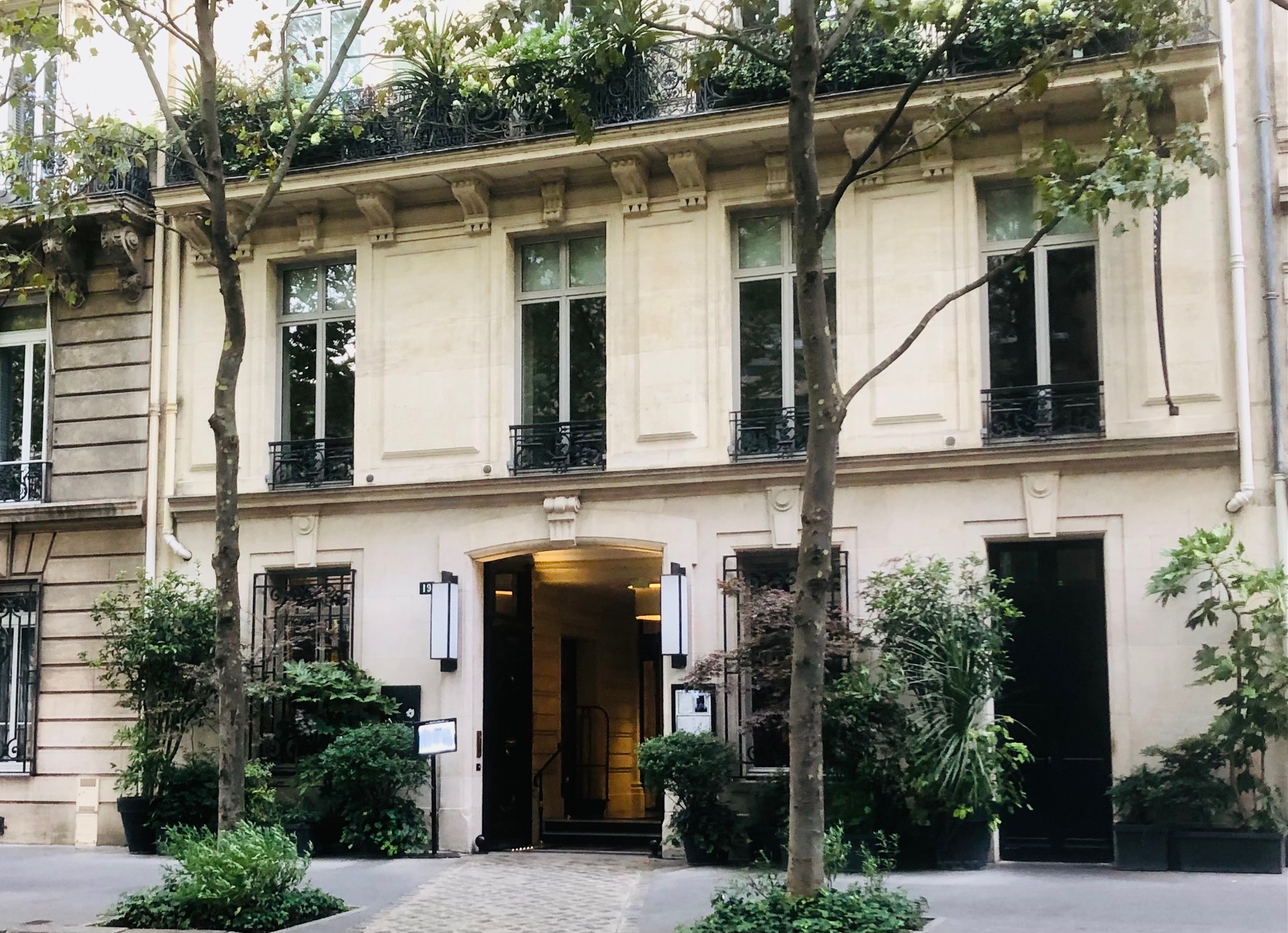 World news Paris：セーヌ川そばの隠れ家「クレオ」で味わう、クラシックとモダンの融合 - 料理王国