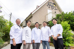 写真左から「日本料理 佐とう」佐藤良輔さん、「ピアット スズキ」木下晃輔さん、「フィリップ・ミル 東京」仲村哲也さん、「八雲 うえず」上江洲直樹さん、「京華菜 清香」川角徳聖さん